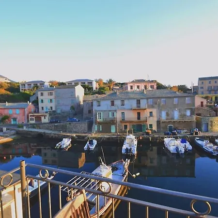Maison De Charme Sur Le Port De Centuri